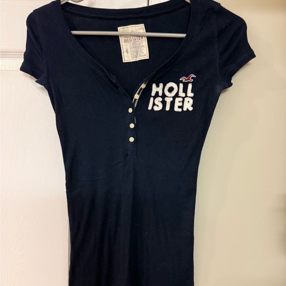 Hollister Navy Henley Tee Y2K